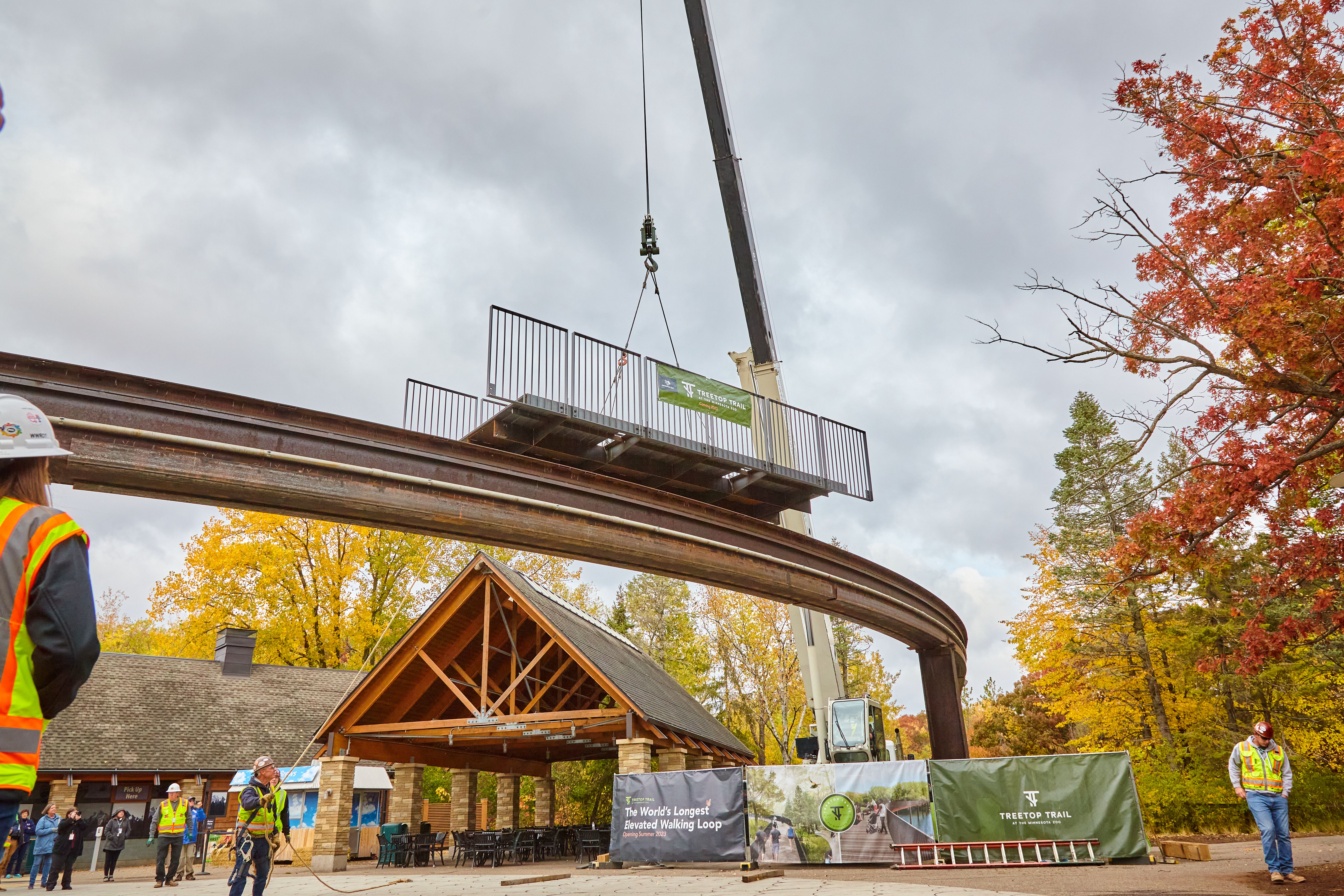 Minnesota Zoo Treetop Trail: First segment installed