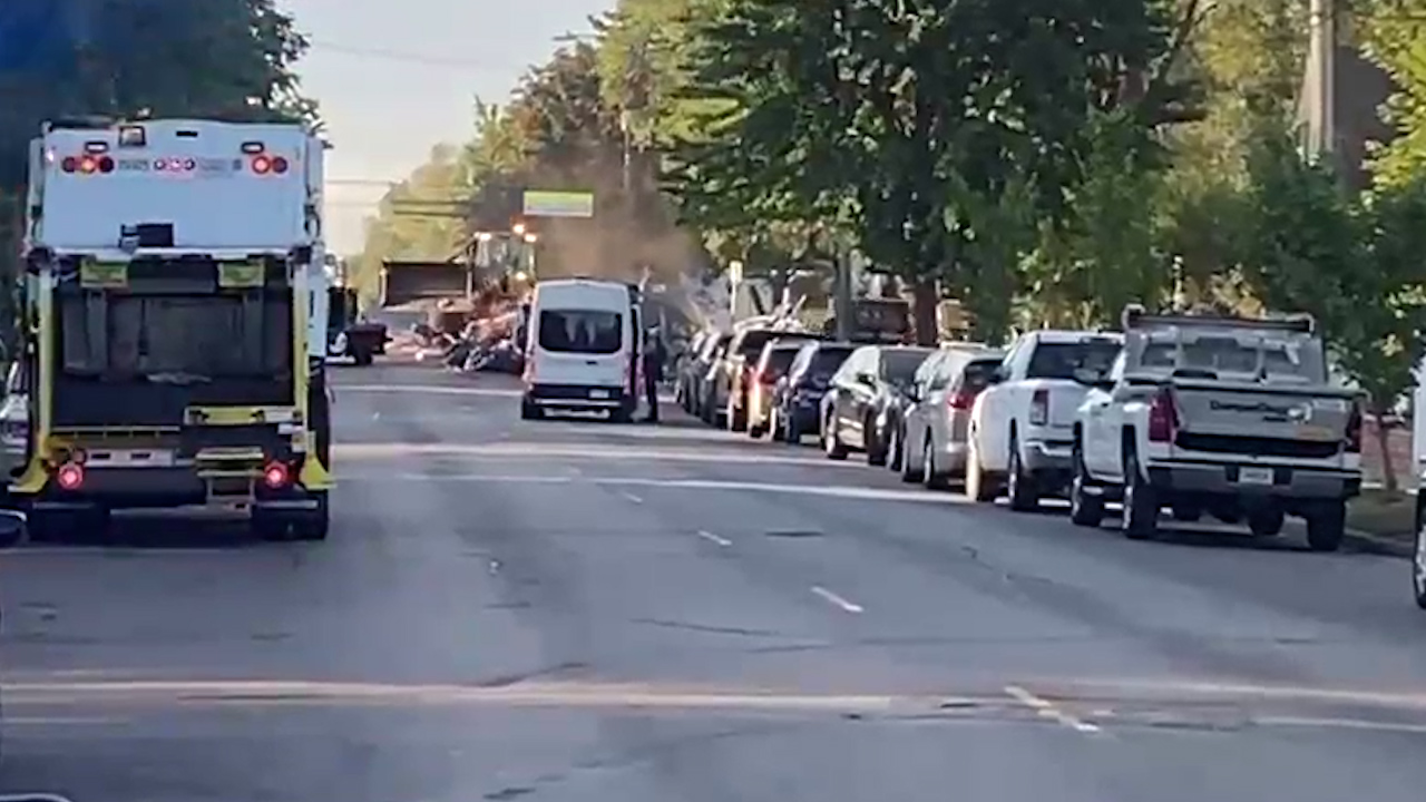 Minneapolis city workers clear homeless encampment by the Greenway
