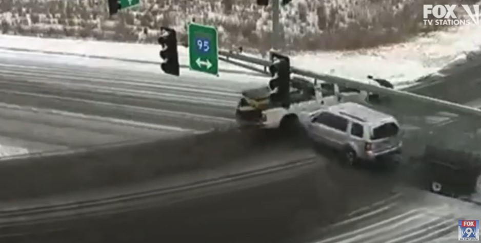 Crashes on snowy Minnesota roads: Raw
