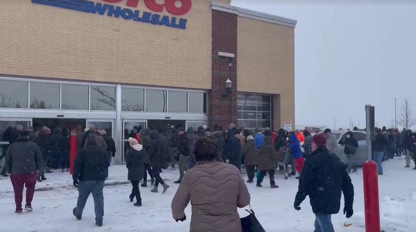 Crowd lines up outside Costco in Eden Prairie ahead of storm