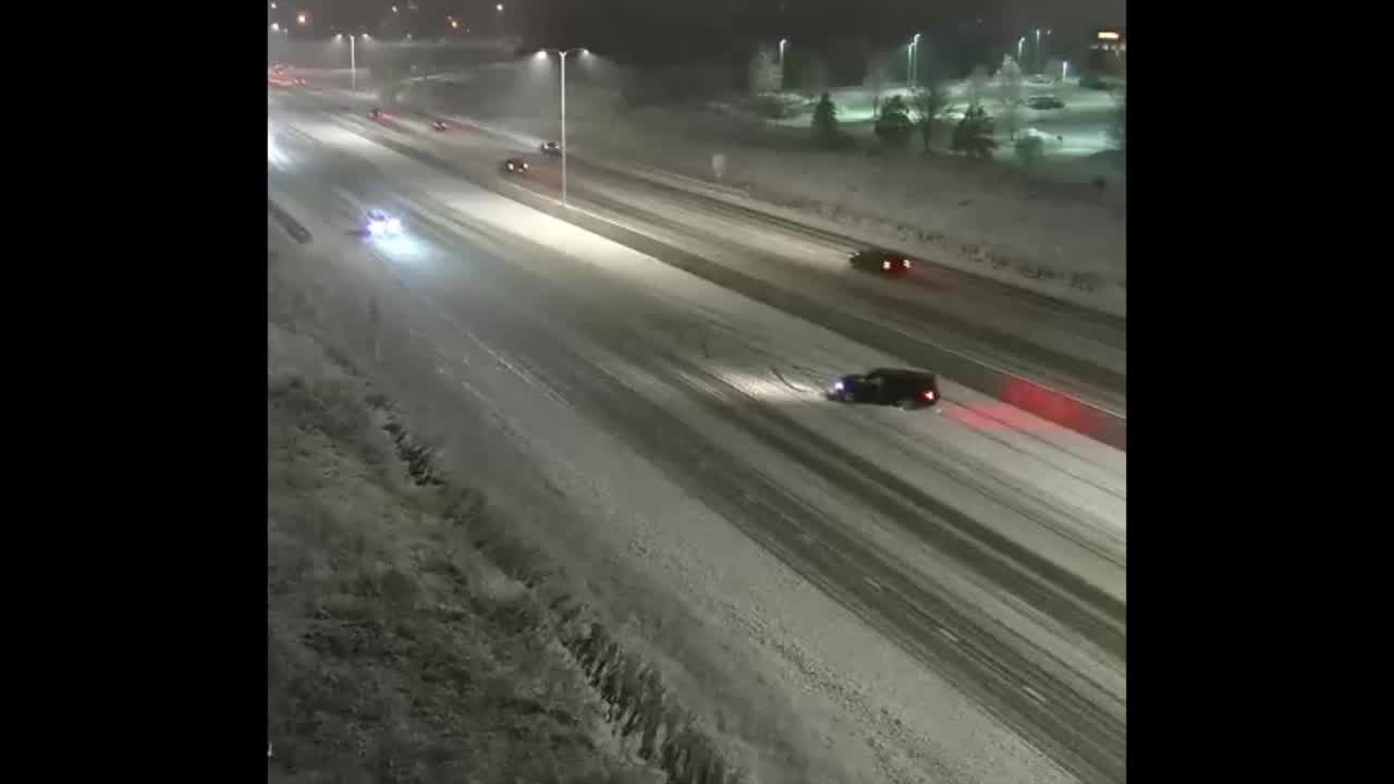 Winter storms cause crashes throughout metro