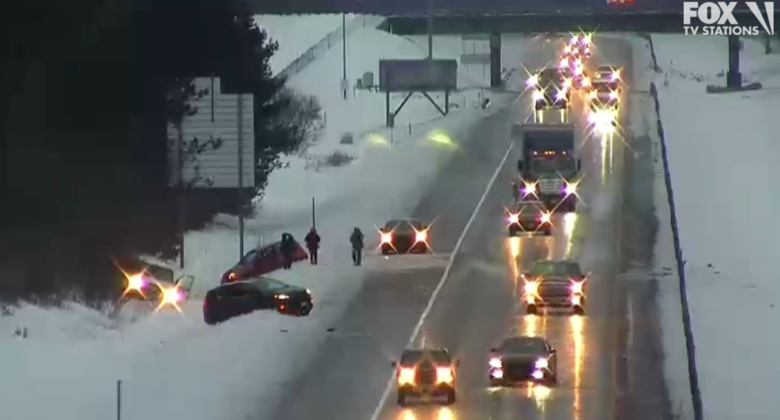 Spinouts on Interstate 35W in Lino Lakes [RAW]