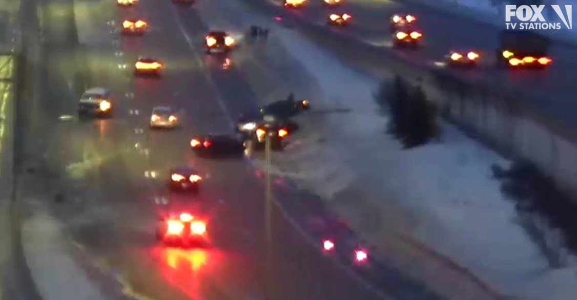 Spinouts on I-694 in the Twin Cities [RAW]