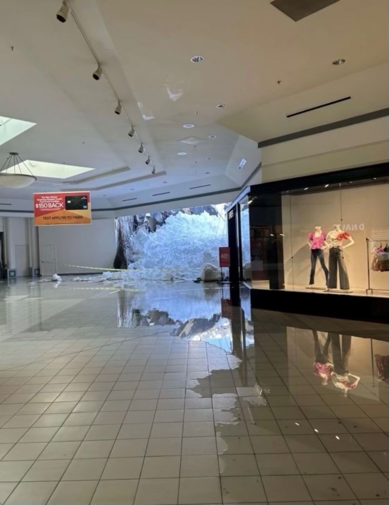 Roof collapse at Miller Hill Mall in Duluth