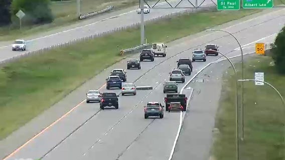 Drivers dodge mattress in the road