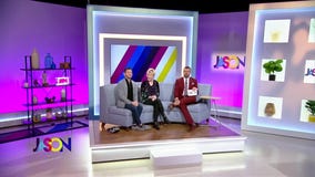 Dee Wallace & Danny Pintauro visit Crypticon