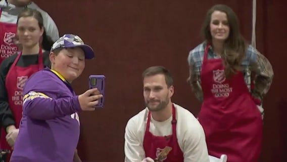 Minnesota Vikings, Cousins give back