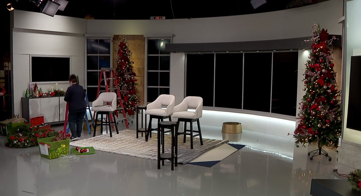 Good Day set gets holiday makeover: Timelapse