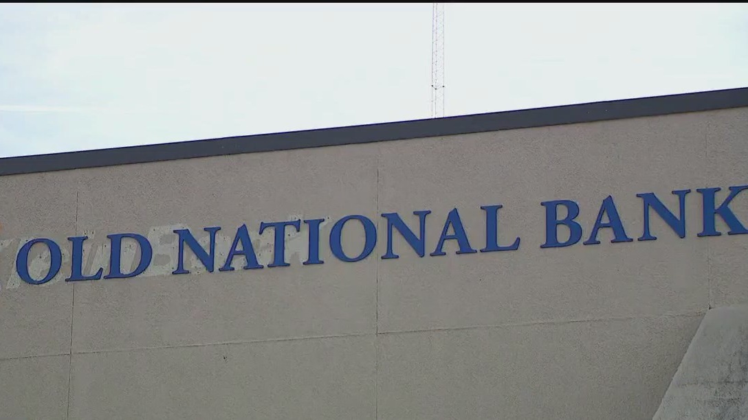 Bank closed teen's savings account without warning