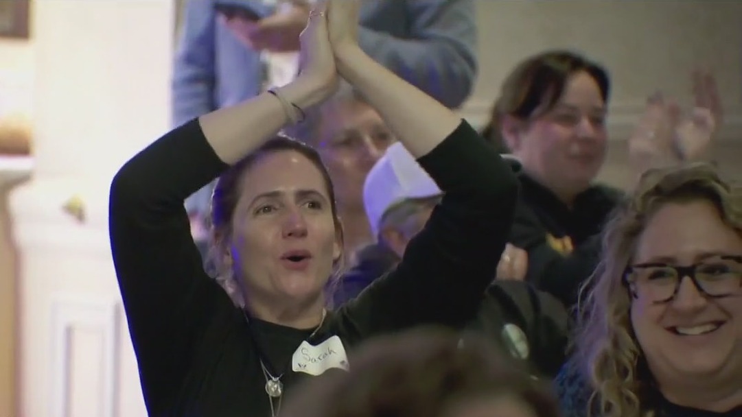 MN fans cheer on pro women's hockey league