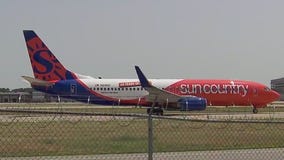 Sun Country workers picketing at MSP