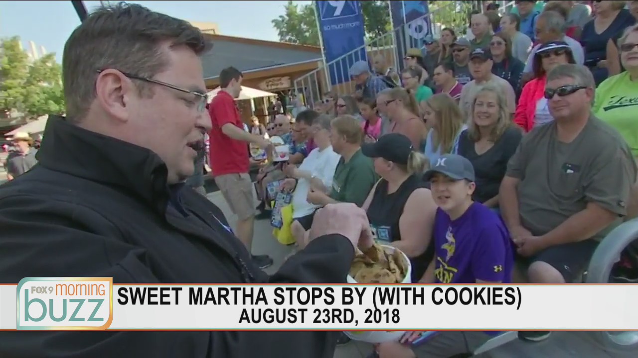 Fair Flashback: Sweet Martha stops by with cookies (and Keith drops one!!!)