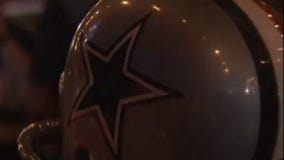 Fans react to Cowboys taking a knee before national anthem