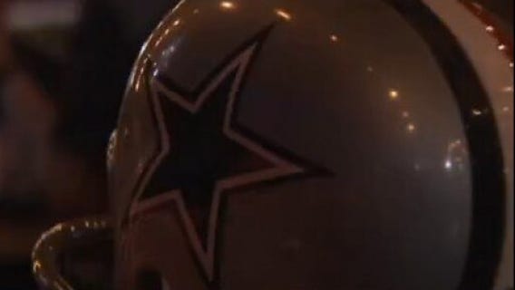 Fans react to Cowboys taking a knee before national anthem