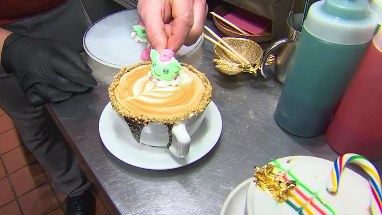 St. Paul caf? creates Baby Yoda latte