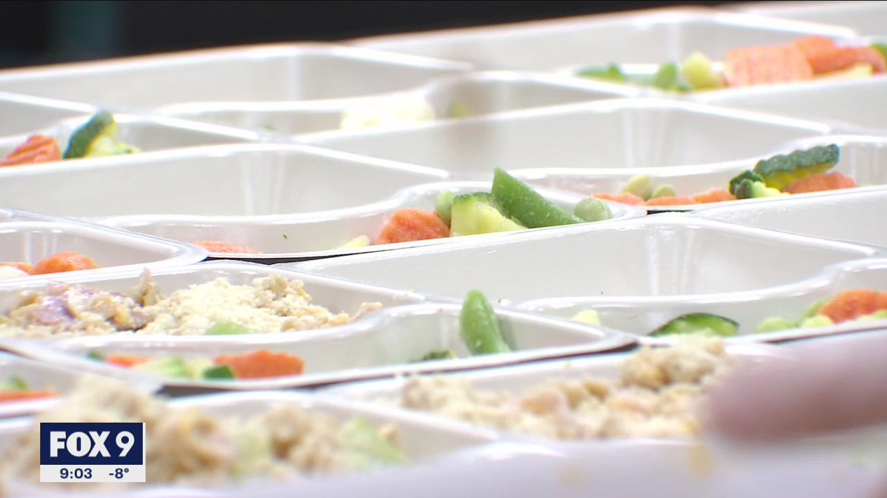 Dedicated volunteers deliver meals to those in need during extreme cold in Minnesota