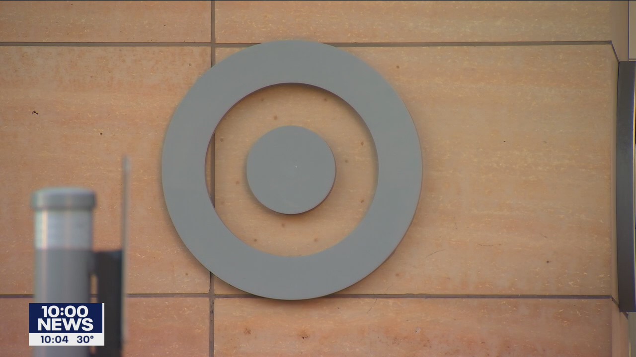 Downtown Minneapolis businesses take another blow as Target delays workers? return to HQ
