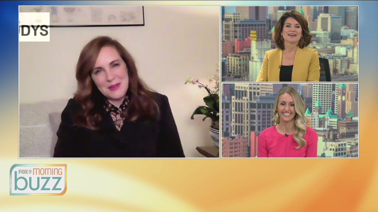 The Buzz catches up with "The Moodys" star Elizabeth Perkins