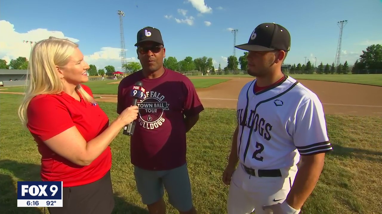 Town Ball Tour: Father-son duo for the Buffalo Bulldogs