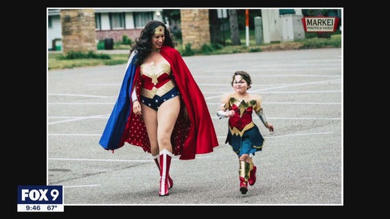 Minnesota mayor?s superhero alter ego motivates girl through cancer battle