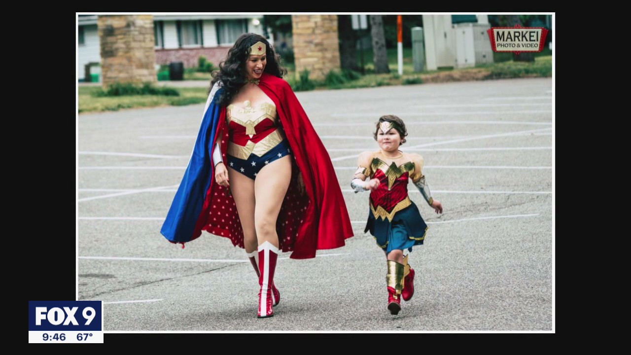 Minnesota mayor?s superhero alter ego motivates girl through cancer battle