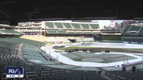 Crews prepare Target Field for the NHL Winter Classic