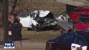 Burnsville crash leaves 1 dead, 2 severely injured