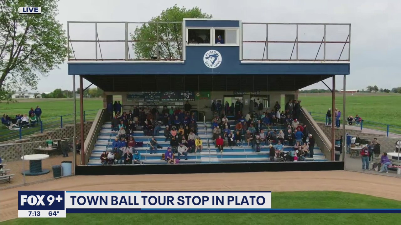 Plato Blue Jays get to play beneath the bright lights