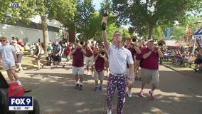 Ian Leonard leads impromptu parade through Minnesota State Fair