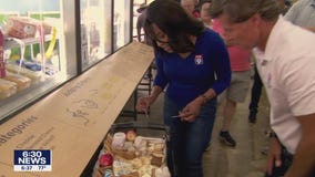 Minnesota State Fair: Dairy Building cheese sampling