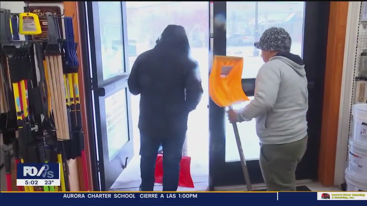Minnesotans tackle late-November snowstorm