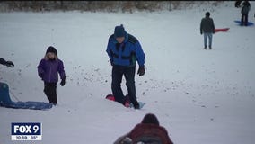 Family from Hawaii experience snow in Minnesota