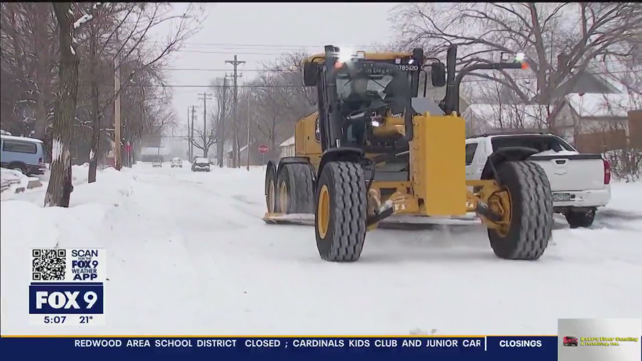 Winter storm crews work to keep roads cleared | FOX 9 Minneapolis-St. Paul