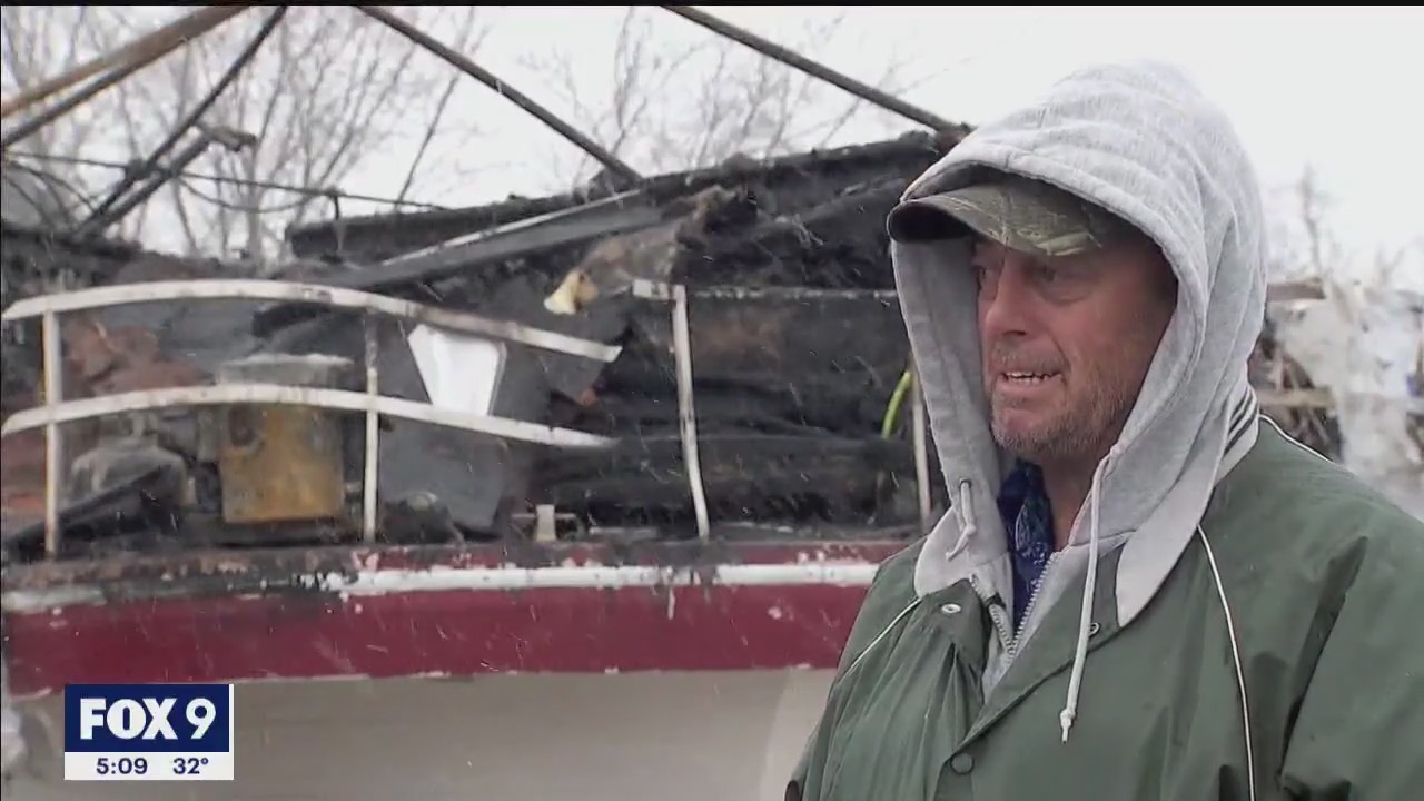 Newlyweds lose everything in houseboat fire while away for wedding