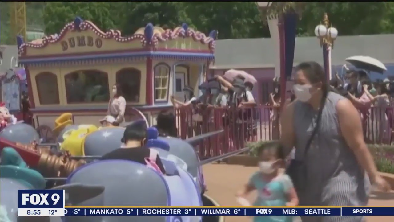 Man visiting 12 Disney parks in 12 days