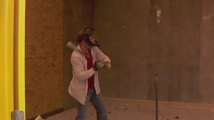 WreckIt Rage Room opens in Savage