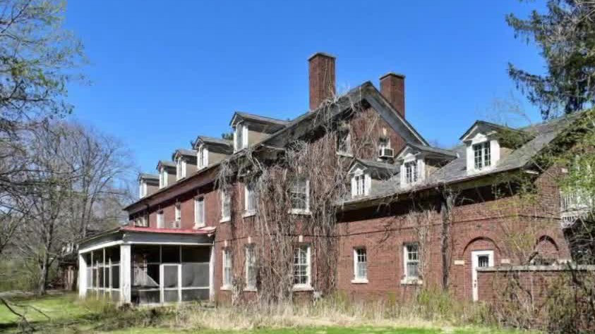 Winona mansion on market for $750K