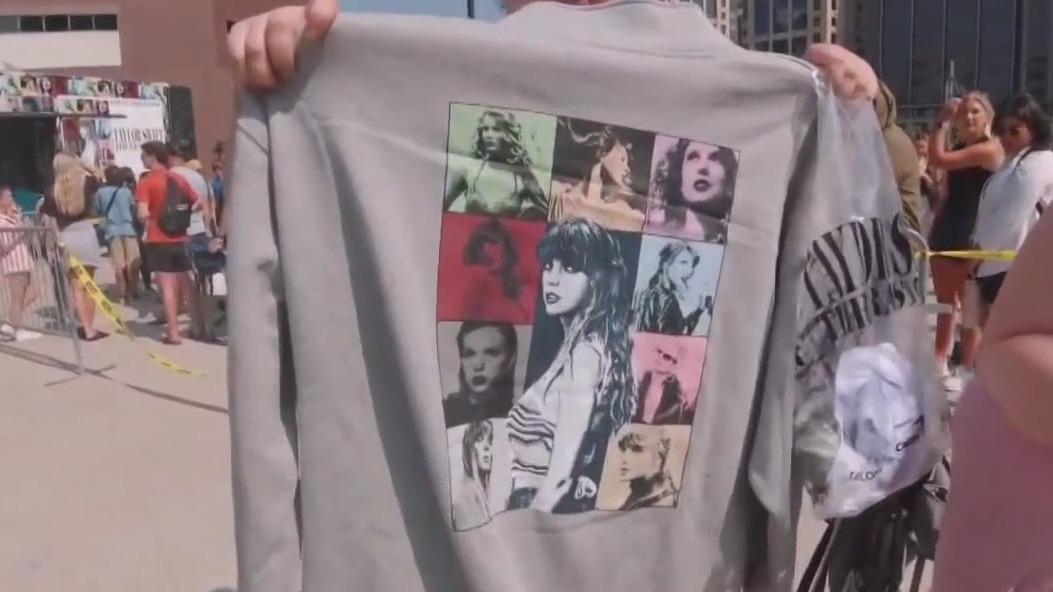 Thousands line up for Taylor Swift merch