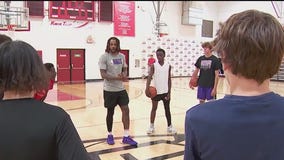 Ade Murkey hosts basketball camp