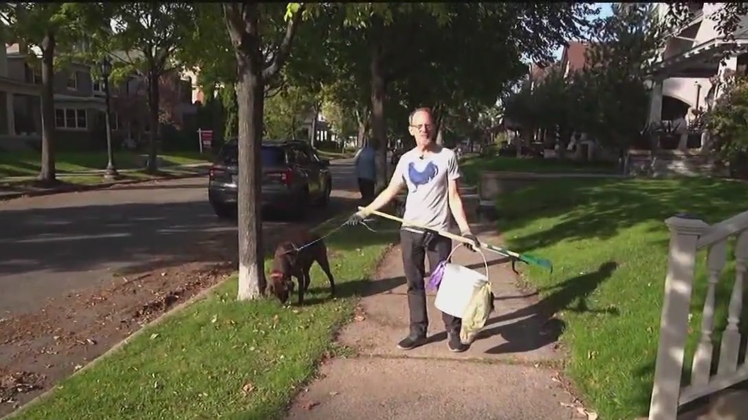 Uptown ?trash hero? cleans neighborhood
