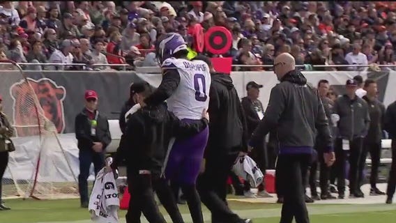 Vikings' Marcus Davenport heads to IR