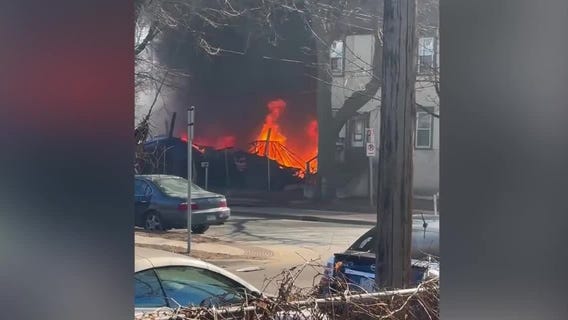 Fire at Minneapolis encampment [RAW]