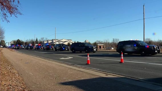 Burnsville memorial service: Mourners, first responders arrive