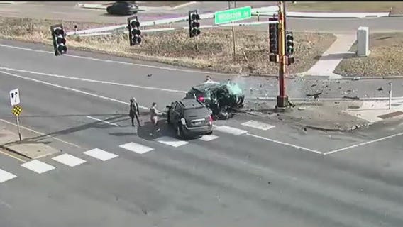 Good Samaritans runs to help after Minnetonka crash
