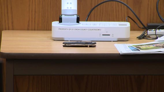 Apple River stabbing trial: Miu's knife shown in court