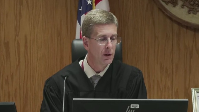 Apple River stabbing trial: Judge delivers jury instructions