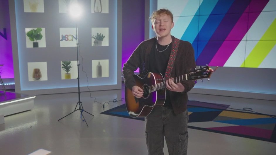 Knox interview and acoustic performance of 'Not the 1975'