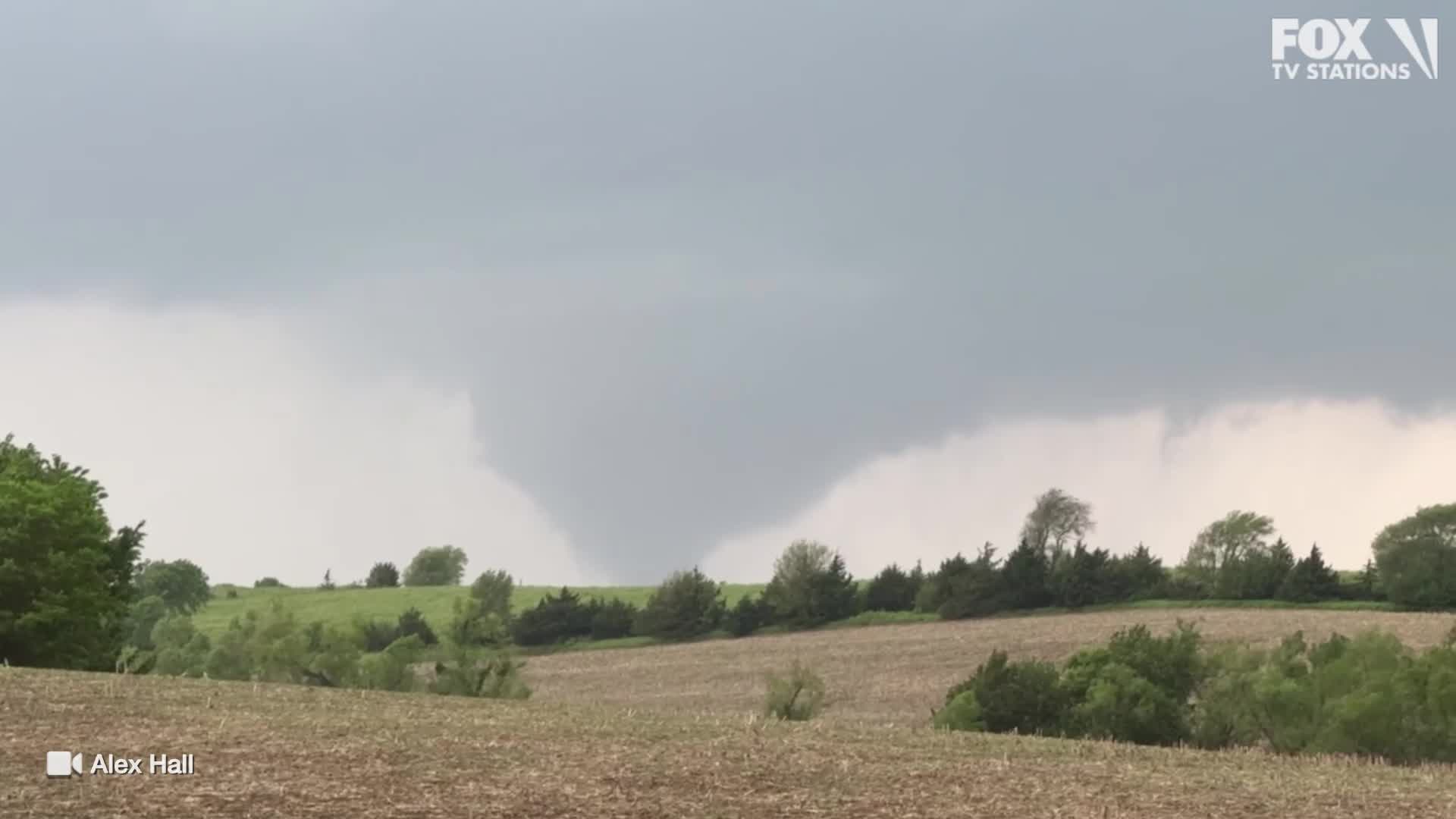 Tornado near Carbon, Iowa [RAW]