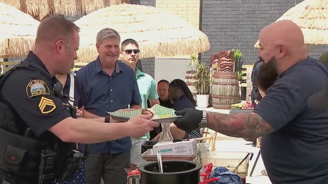 Community gathers for fallen MPD Officer Mitchell