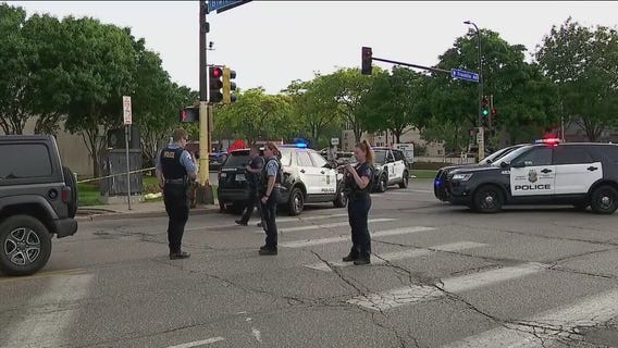 Minneapolis police officer shot: latest on shooting